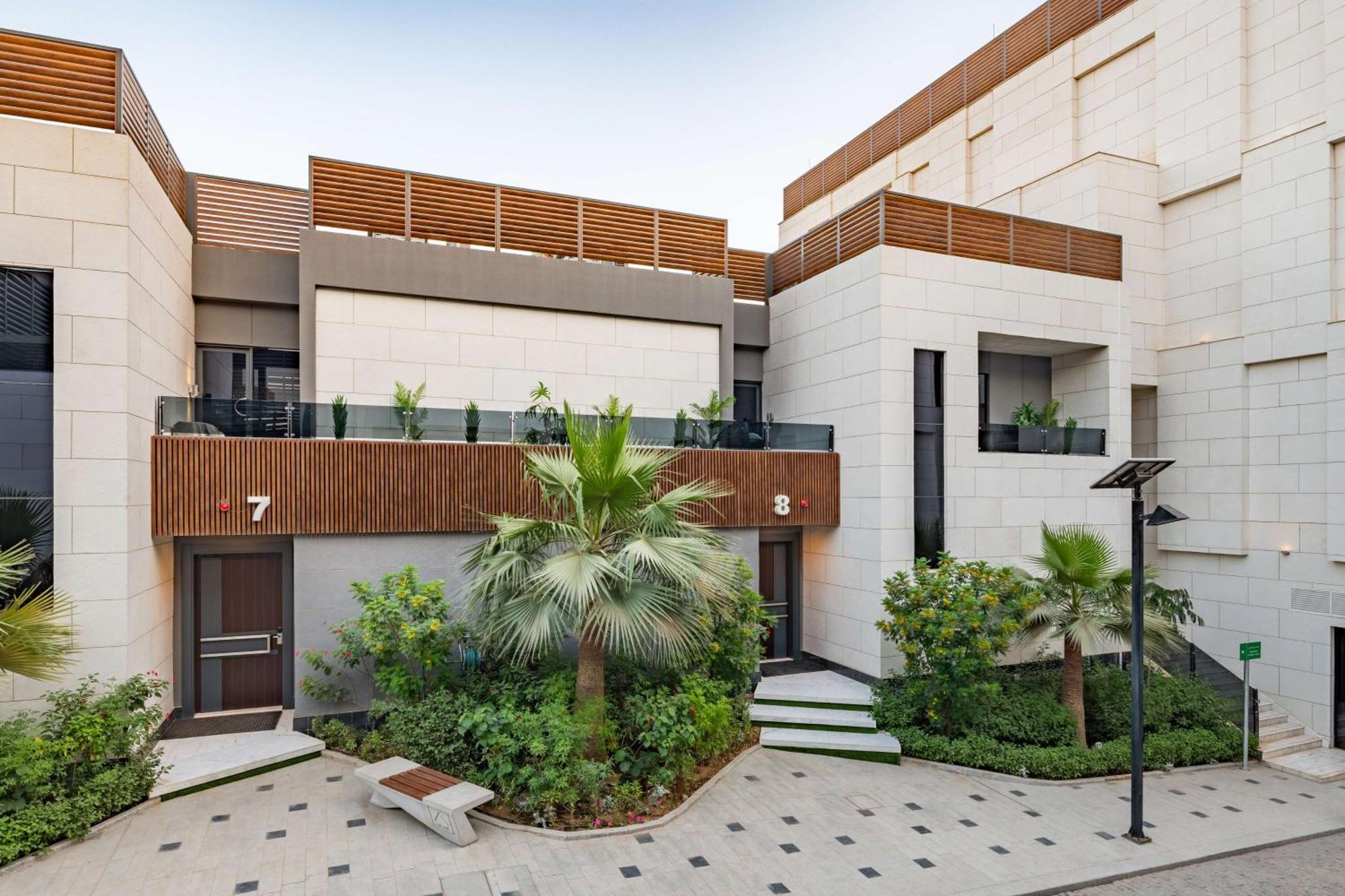 Radisson Blu Hotel Riyadh Qurtuba Exterior photo